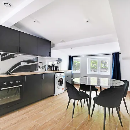 Refreshing 2bd-6p - 18th Ard Apartament *
