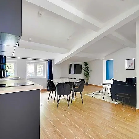 Refreshing 2bd-6p - 18th Ard Appartement Parijs